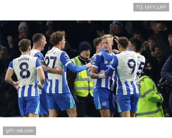 切尔西阵容臃肿加剧轮换困境，问题核心在于管理失控而非人数过多